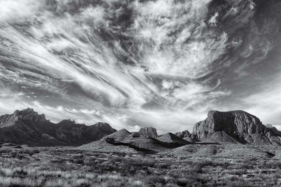 Paysage de Big Bend au Texas en noir et blanc.