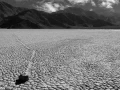 Les pierres qui bougent de Race Track Playa dans la Vallée de la Mort.