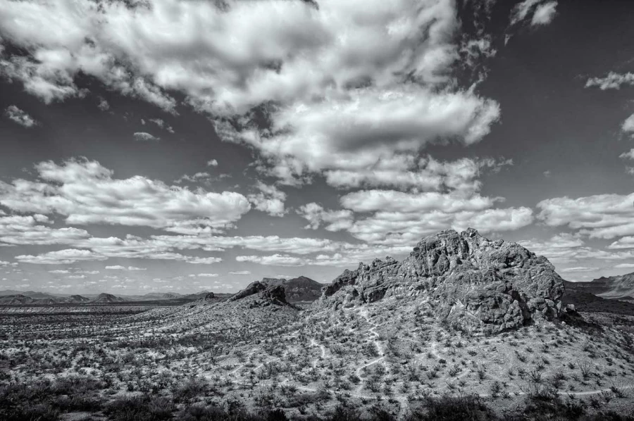 Paysage de Big Bend au Texas en noir et blanc.
