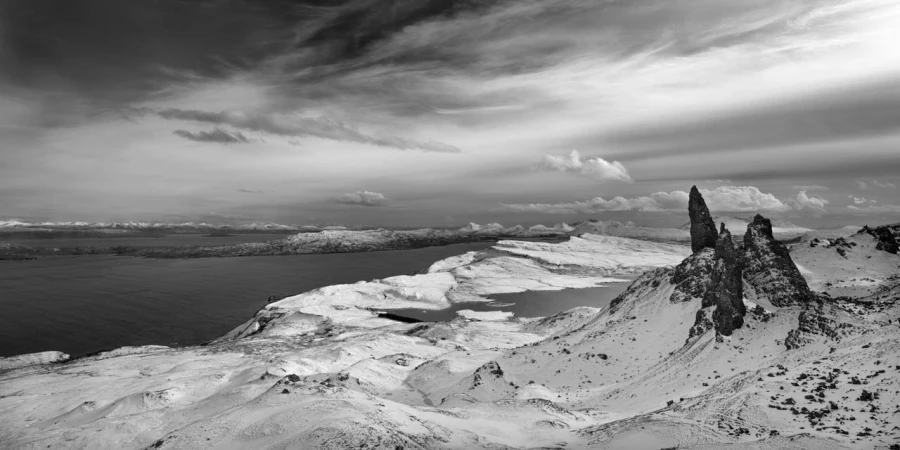 16 landscape of isle of skye in scotland