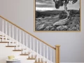 Exemple d'un tirage d'art accroché sur un mur et créé par Ama