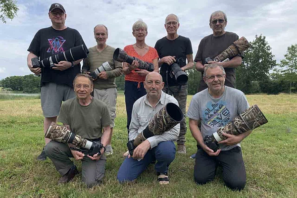 Les participants au stage de photo animalière en affûts flottants du 3 juin 2023 en Dombes.