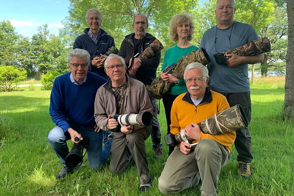 Les participants au stage de photo animalière en affûts flottants du 18 mai 2024 en Dombes.