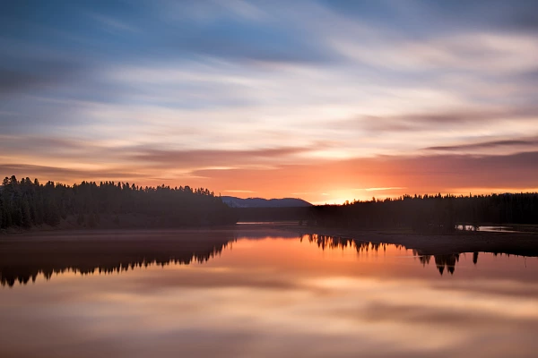 Lever de soleil sur la rivière Yellowstone.