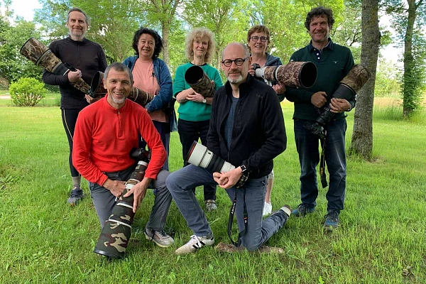 Les participants au stage de photo animalière en affûts flottants du 11 mai 2024 en Dombes.