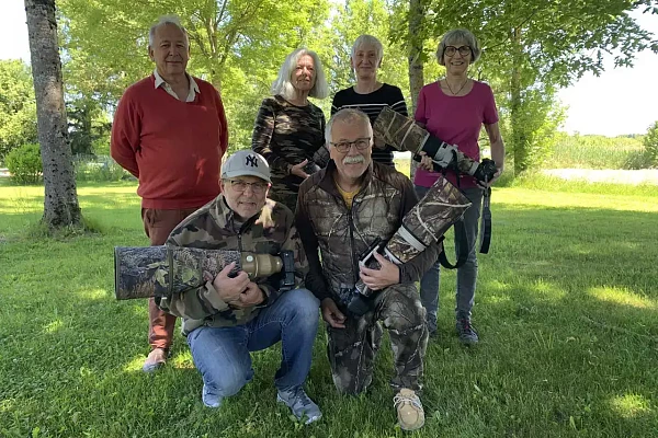 Les participants au stage de photo animalière en affûts flottants du 24 mai 2025 en Dombes.