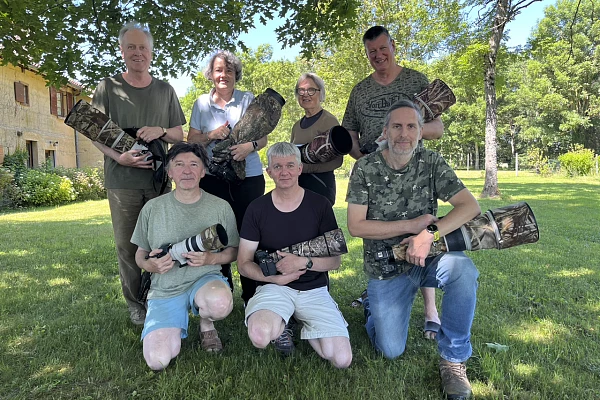 Les participants au stage de photo animalière en affût flottant du 23 mai 2026 en Dombes.