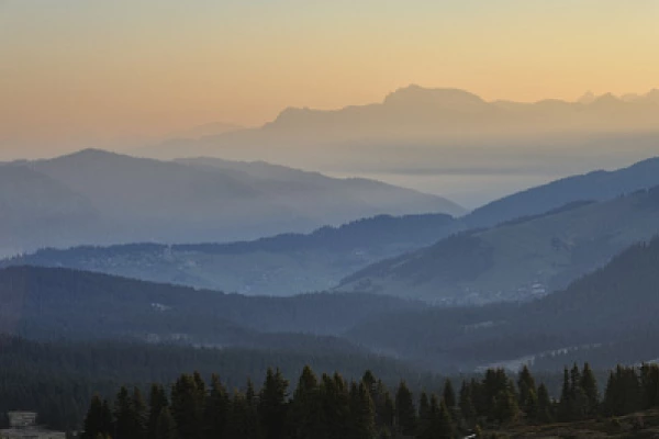 Paysages et faune de Hauteluce dans les Alpes en France. Photographies par Amar Guillen.