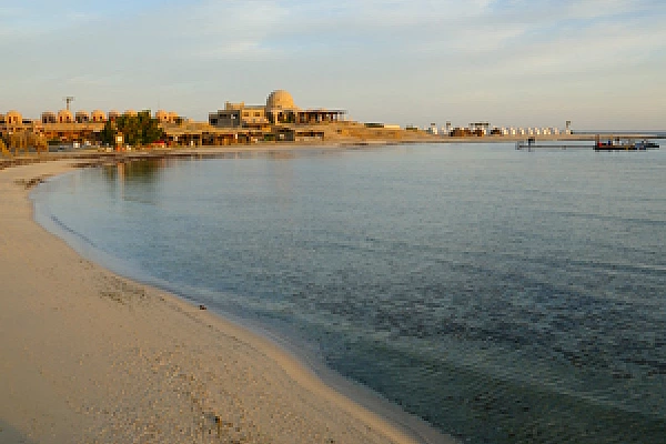 Marsa Shagrai au lever de soleil.