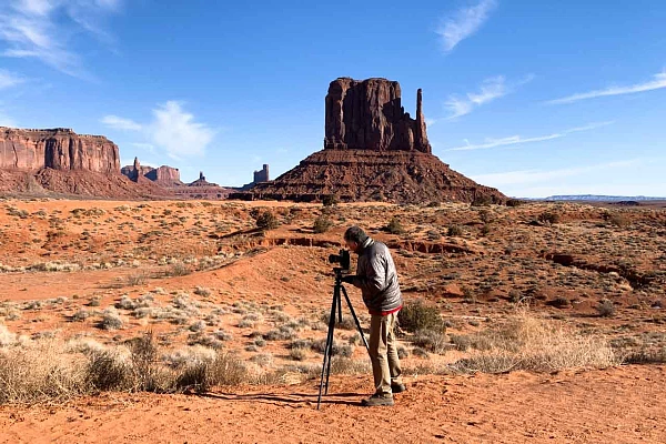 Amar Guillen professional landscape photographer during a project in Monument Valley in Arizona.