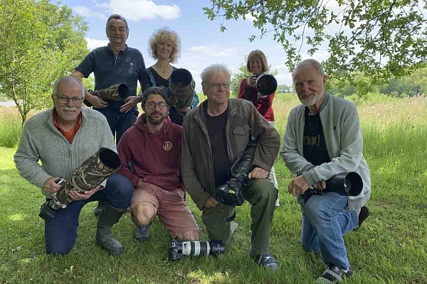 Les participants au stage de photo animalière en affûts flottants du 21 mai 2022 en Dombes.