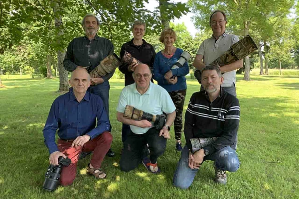 Les participants au stage de photo animalière en affûts flottants du 27 mai 2023 en Dombes.