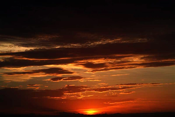 Coucher de soleil sur le lac de White Rock Lake de Dallas au Texas.