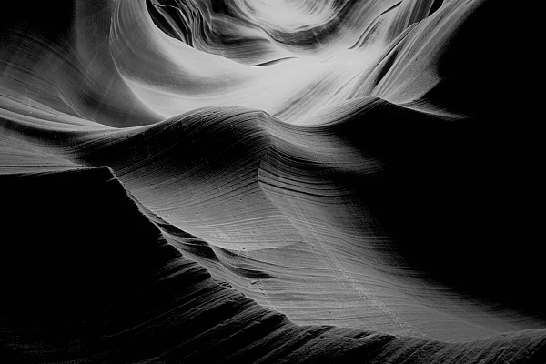 Photograph of Antelop Canyon in black and white. Photograph by Amar Guillen, photographer artist.