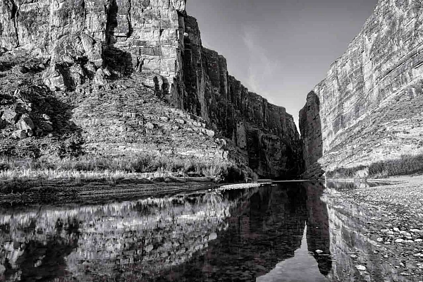Paysage de Big Bend au Texas, Etats-Unis. Photographie par Amar Guillen, artiste photographe.