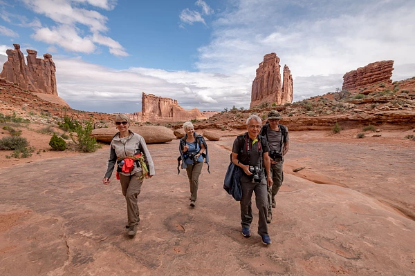 Un groupe de photographes pendant un stage dans l'Utah à Arches.