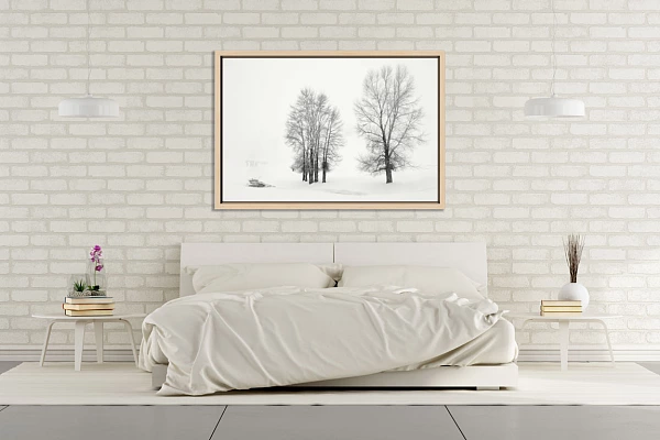 Exemple d'une photo minimaliste, intemporelle et simple à regarder, accrochée sur le mur d'une chambre. Amar Guillen, artiste photographe.