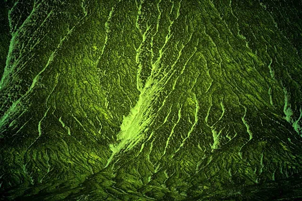 Photographie conceptuelle et abstraite d'un magma. Photographie par Amar Guillen, artiste photographe.