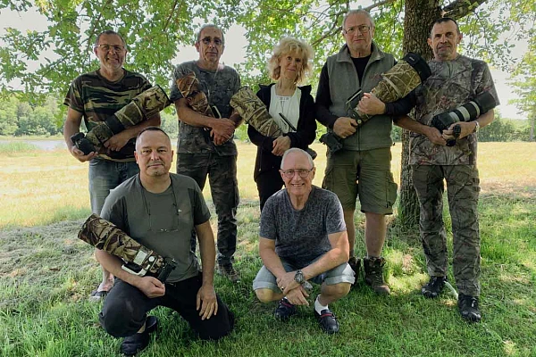 Les participants au stage de photo animalière en affûts flottants du 21 mai 2022 en Dombes.