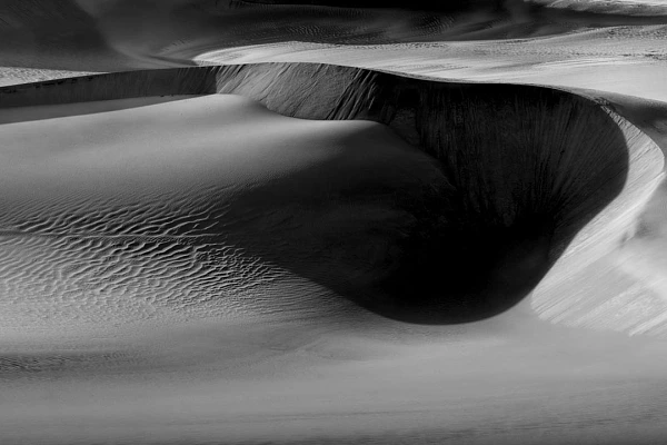 Photographie d'art de dunes de sable. Amar Guillen, artiste photographe.