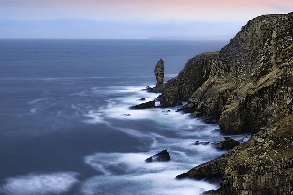 Paysage côtier en couleur de la côte ouest de l'Ecosse dans la région de Assynt.
