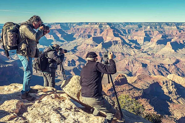 Stagiaires sur les hauteurs du Grand Canyon pendant un stage aux Etats-Unis.