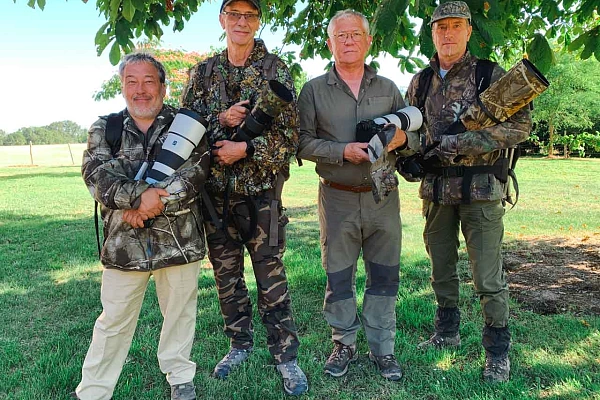 Les participants au stage de photo animalière faons du 4 juillet 2022 en Charente-Maritime.
