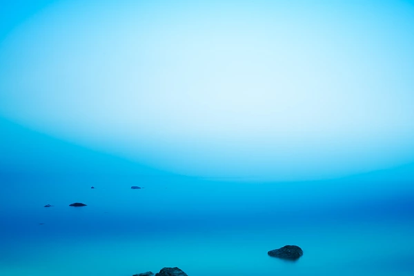 This artistic photograph of Yellowstone in the United States appeals to the imagination: calm, serenity, sweetness.